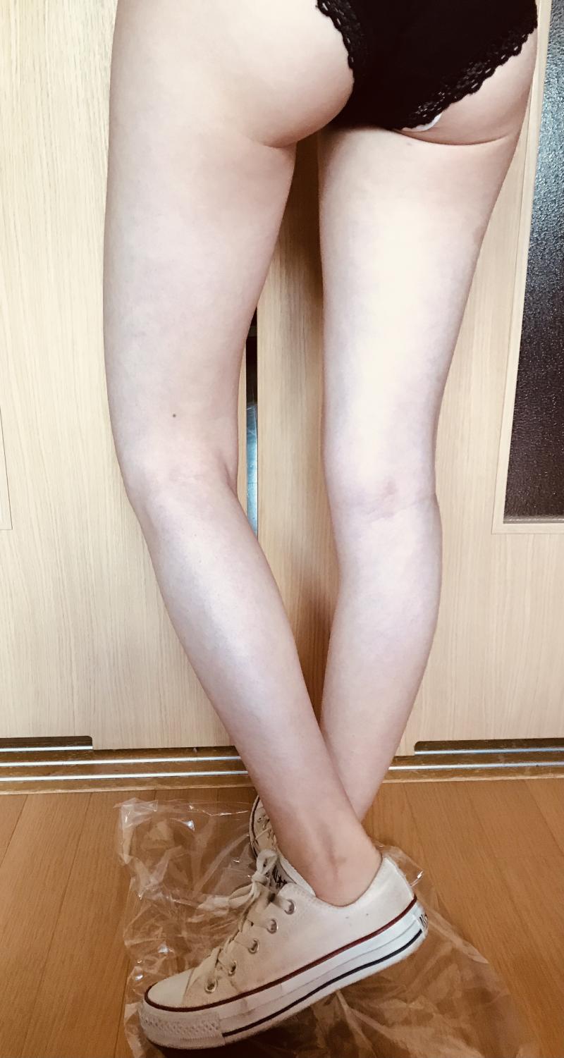 履き納め中♡ ３点セット★20代営業職☆履き古しお迎え頃合い★めちゃくさコンバーススニーカー★女の子の日ナプキン＆パンティの３点セット
